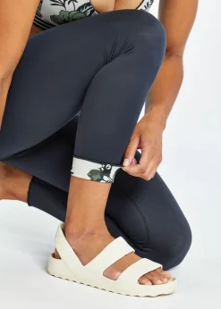 Hot Oiselle Bird Hug Reversible Tights