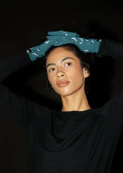 Oiselle Firecracker Reflective Gloves