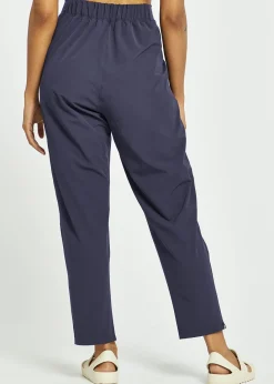 New Oiselle Lauren Feeling Bookish Pants